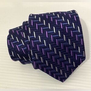 Michael Kors Men’s Tie Blue Purple Textured Geometric 100% Silk